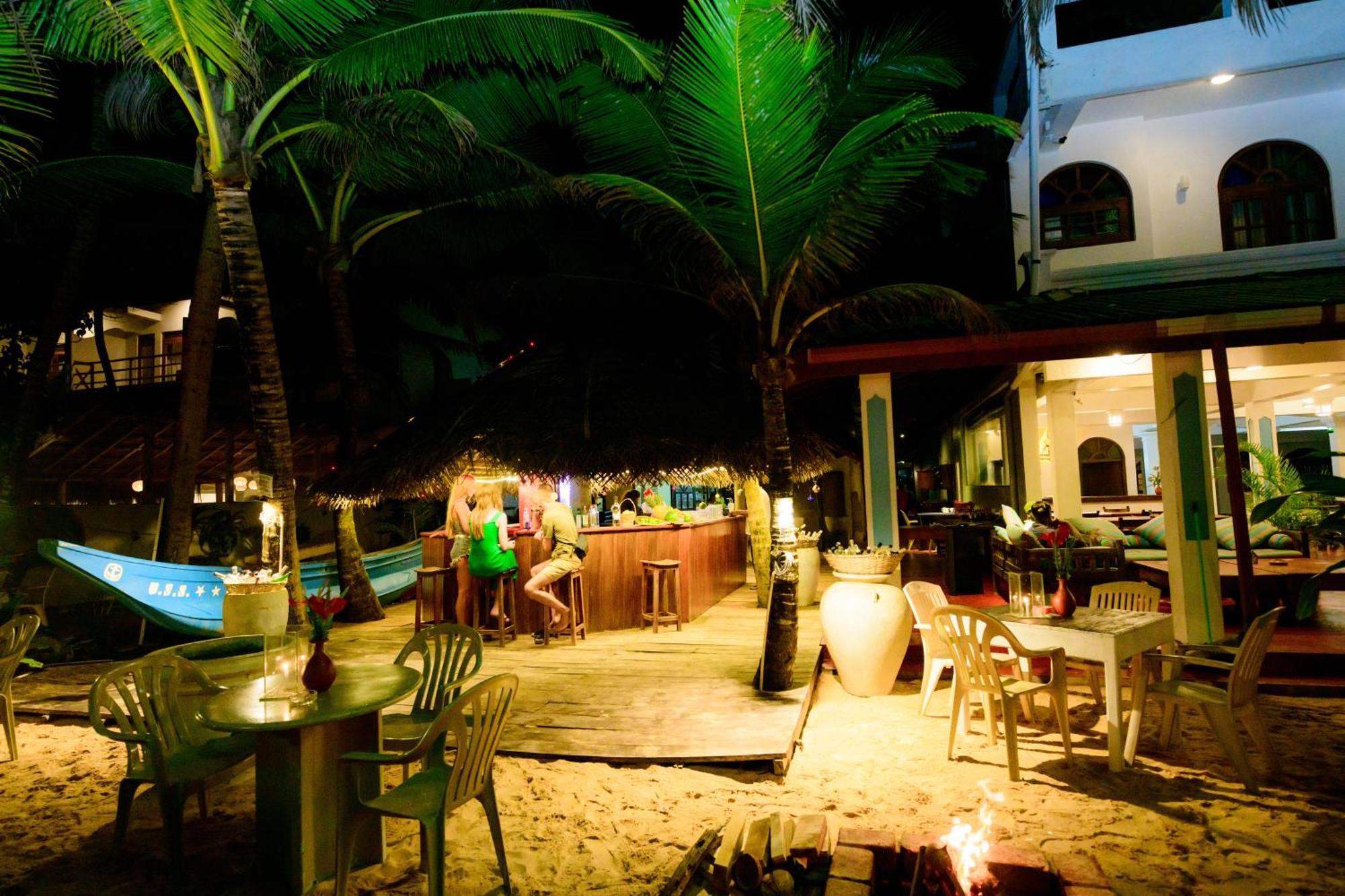 Royal Beach Hotel & Restaurant Hikkaduwa Exteriér fotografie