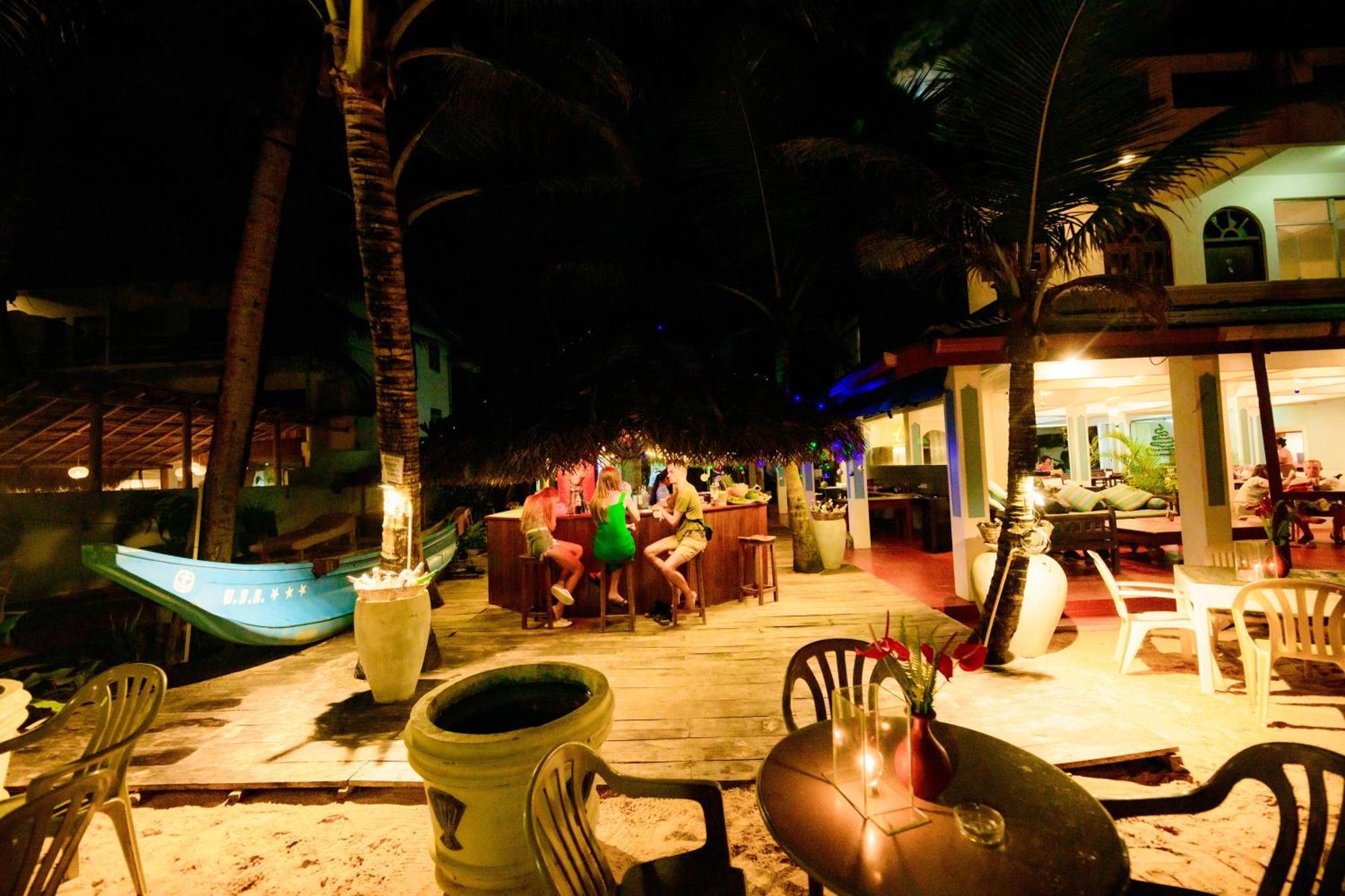 Royal Beach Hotel & Restaurant Hikkaduwa Exteriér fotografie