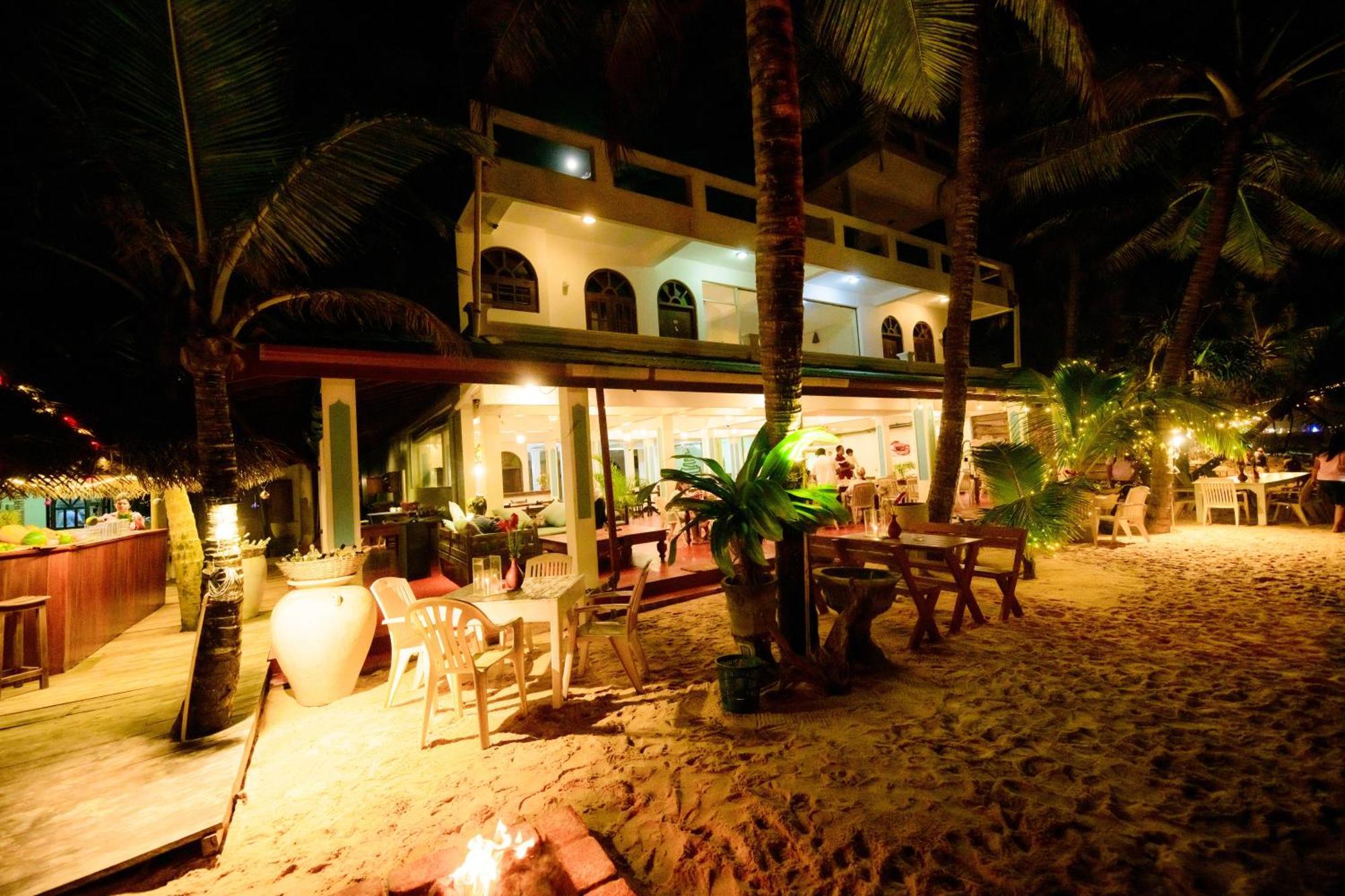 Royal Beach Hotel & Restaurant Hikkaduwa Exteriér fotografie