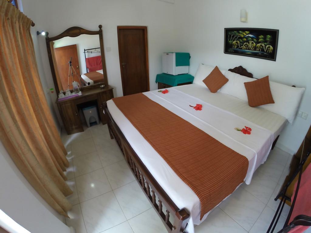 Royal Beach Hotel & Restaurant Hikkaduwa Exteriér fotografie